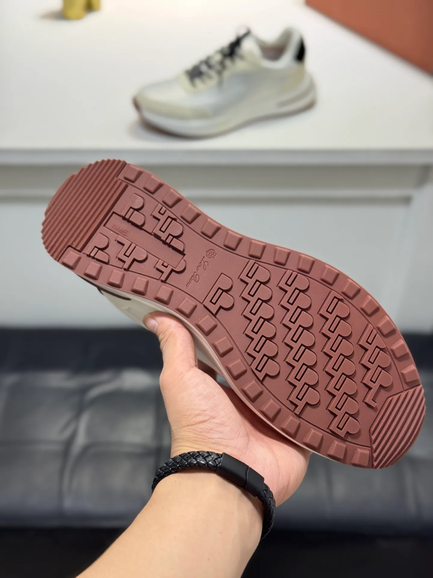 Men's men's shoes 💰440 [New style] 🪳🪳loro piana/LP material: The upper is made of umbrella cloth for routing. Anti-velvet fabric is wrapped on the front and back to ensure stability. The rear is equipped with a cushion to improve wearing comfort. Breathable mesh shoes. Stretch cloth lining𥚃. Latex mesh insole. TPU outsole. Code number: 38-44 (45 customized